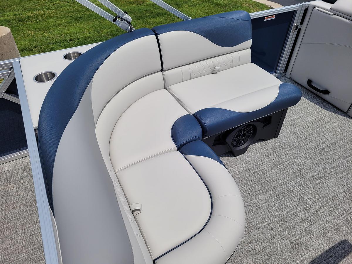 2026 Tahoe Pontoons 2185 LTZ Rear Fish