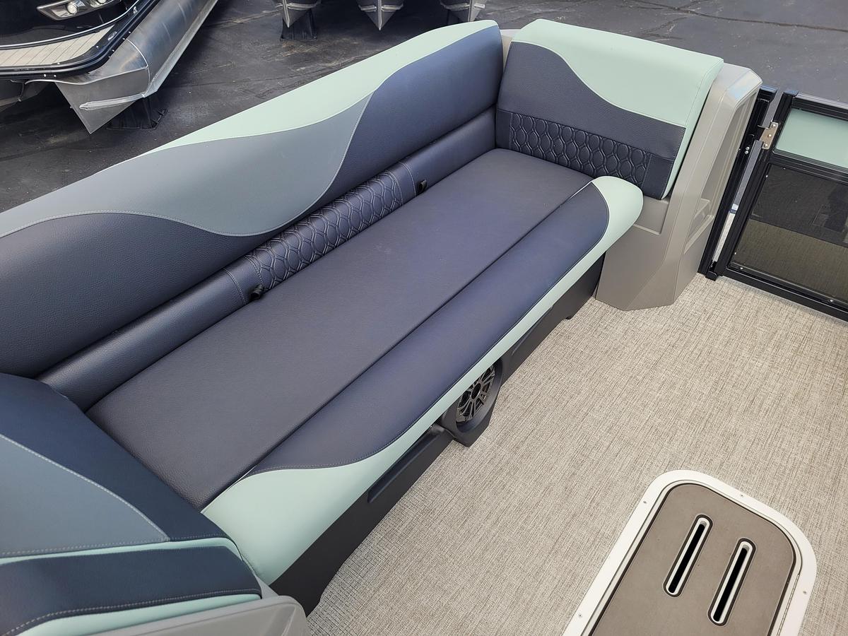 2027 Tahoe Pontoons 2385 Sport 85 Cruise Rear Bench SP25