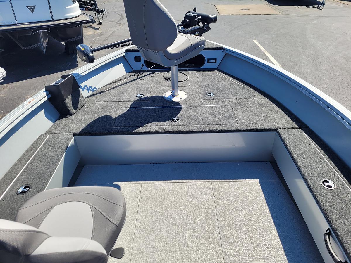 2024 Smoker Craft 176 Excursion TL