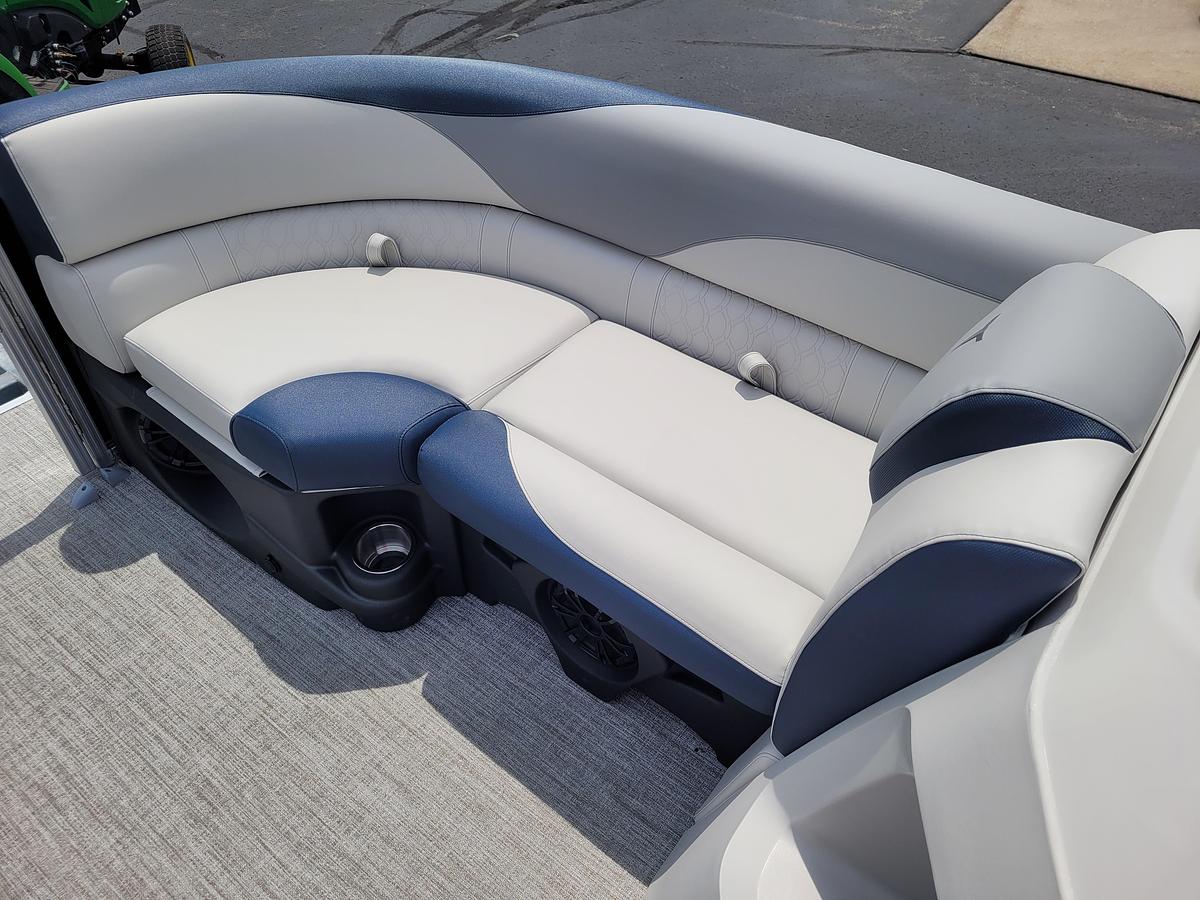 2026 Tahoe Pontoons 2185 LTZ Rear Fish