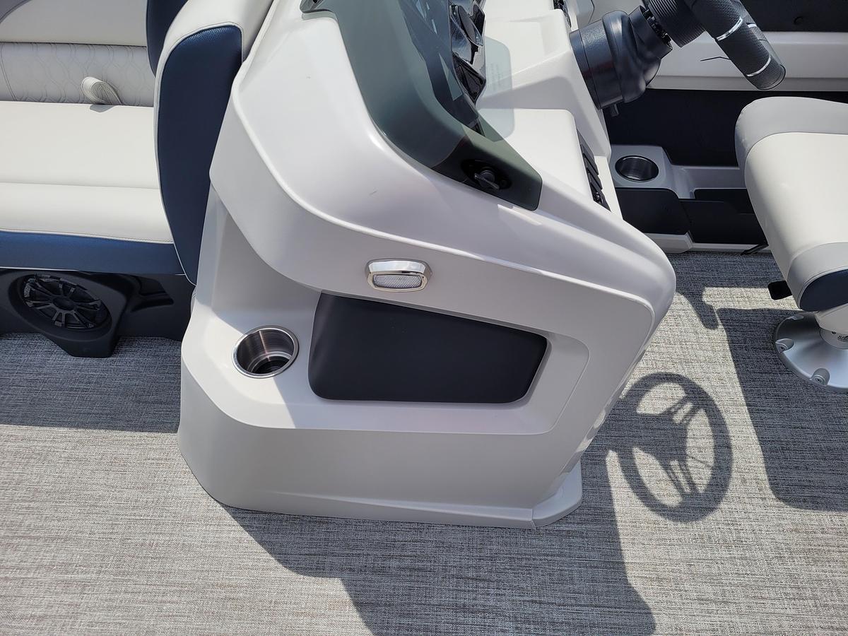 2026 Tahoe Pontoons 2185 LTZ Rear Fish