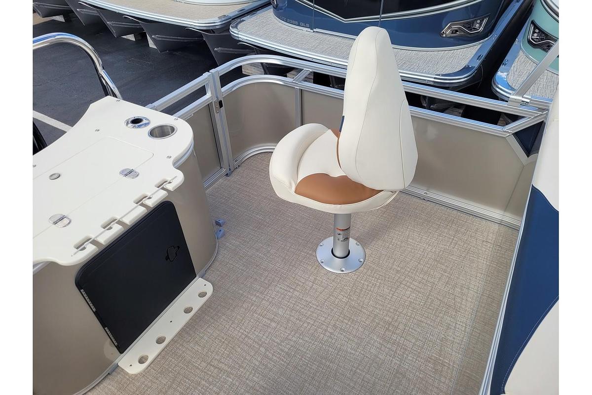 2026 Tahoe Pontoons 2385 LTZ Rear Fish