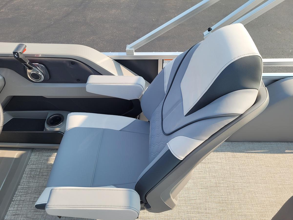 2026 Tahoe Pontoons 2385 LTZ Versatile Rear Lounger SP25