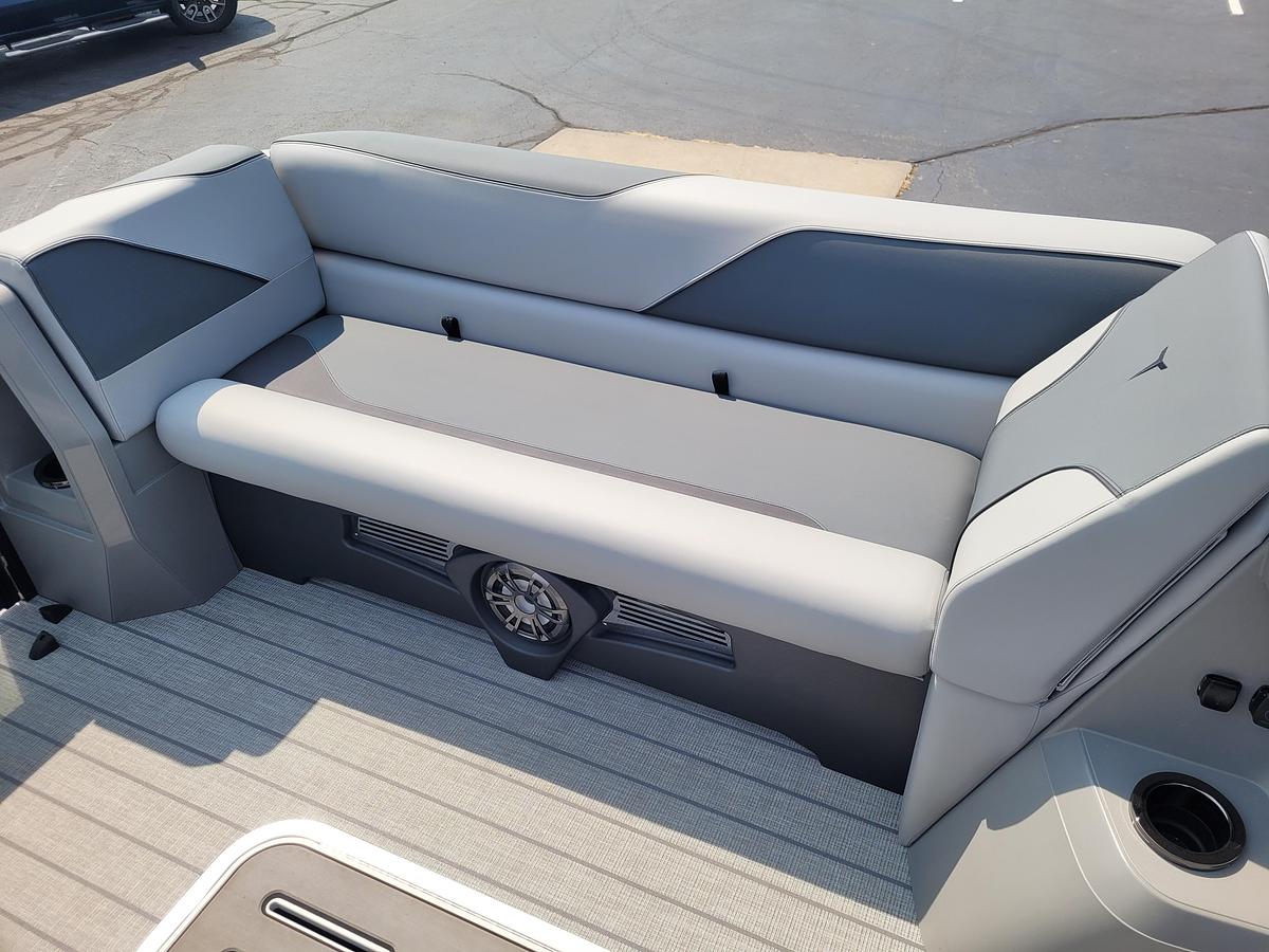 2027 Tahoe Pontoons 2385 Sport 85 Versatile Rear Bench SP25