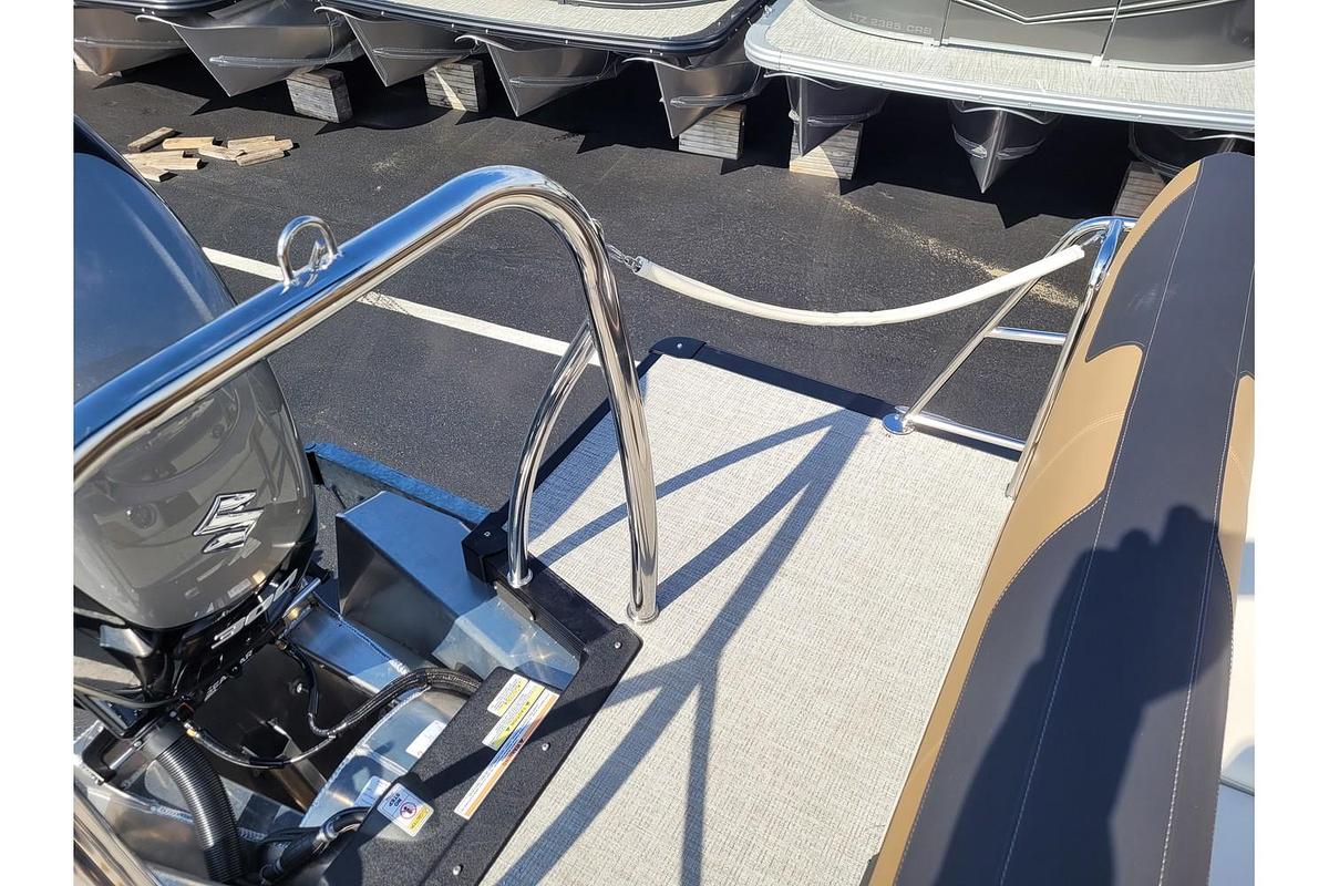 2025 Tahoe Pontoons 2585 Cascade Cruise Rear Bench Windshield 25" WG