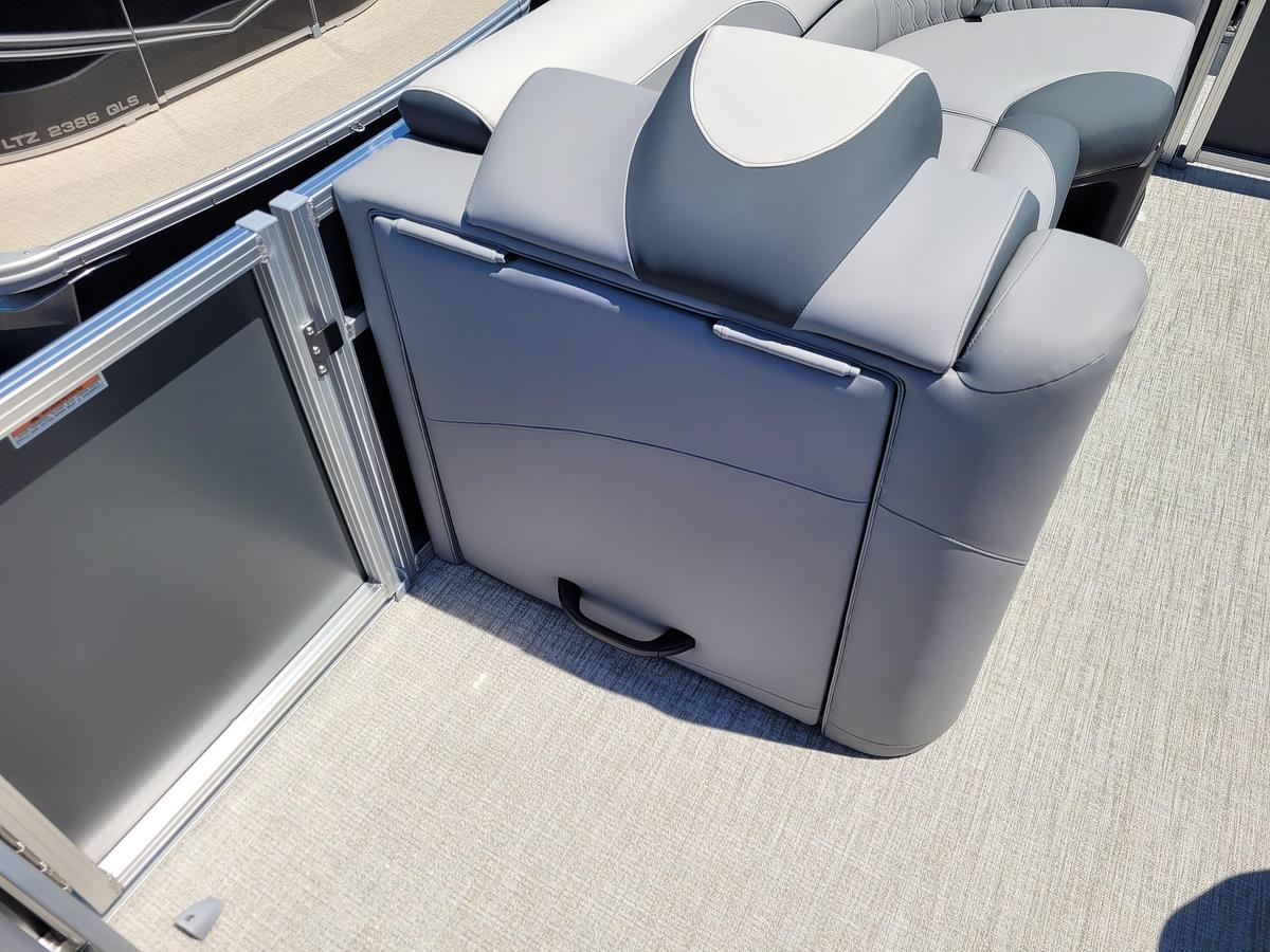 2026 Tahoe Pontoons 2385 LTZ Verstaile Rear Lounger