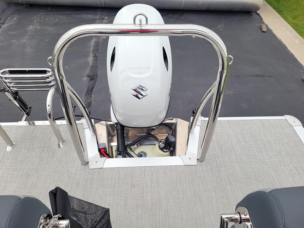 2026 Tahoe Pontoons 2185 LTZ Quad Lounger Shift