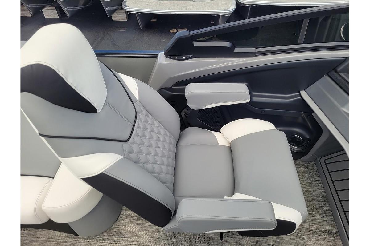 Used 2026 Tahoe Pontoons 2785 Grand Tahoe LTD Twin Quad Lounger Shift Windshield 27" WG