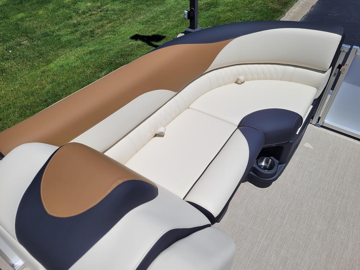 2026 Tahoe Pontoons 2385 LTZ Quad Lounger Shift SP25