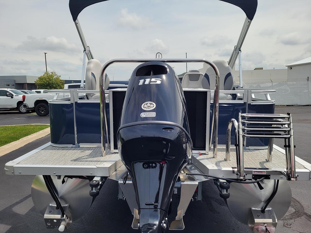 2026 Tahoe Pontoons 2185 LTZ Rear Fish