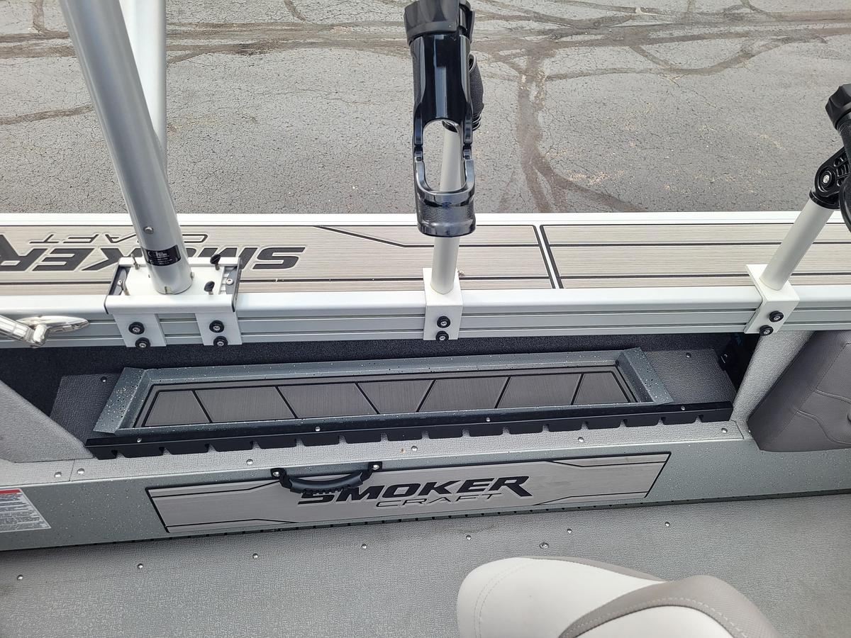 2025 Smoker Craft 210 Adventurer GLS PRO Troller