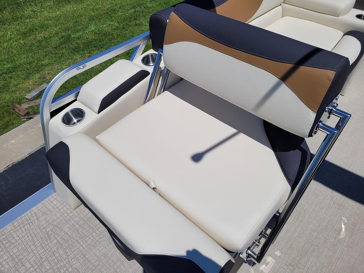 2026 Tahoe Pontoons 2385 LTZ Quad Lounger Shift