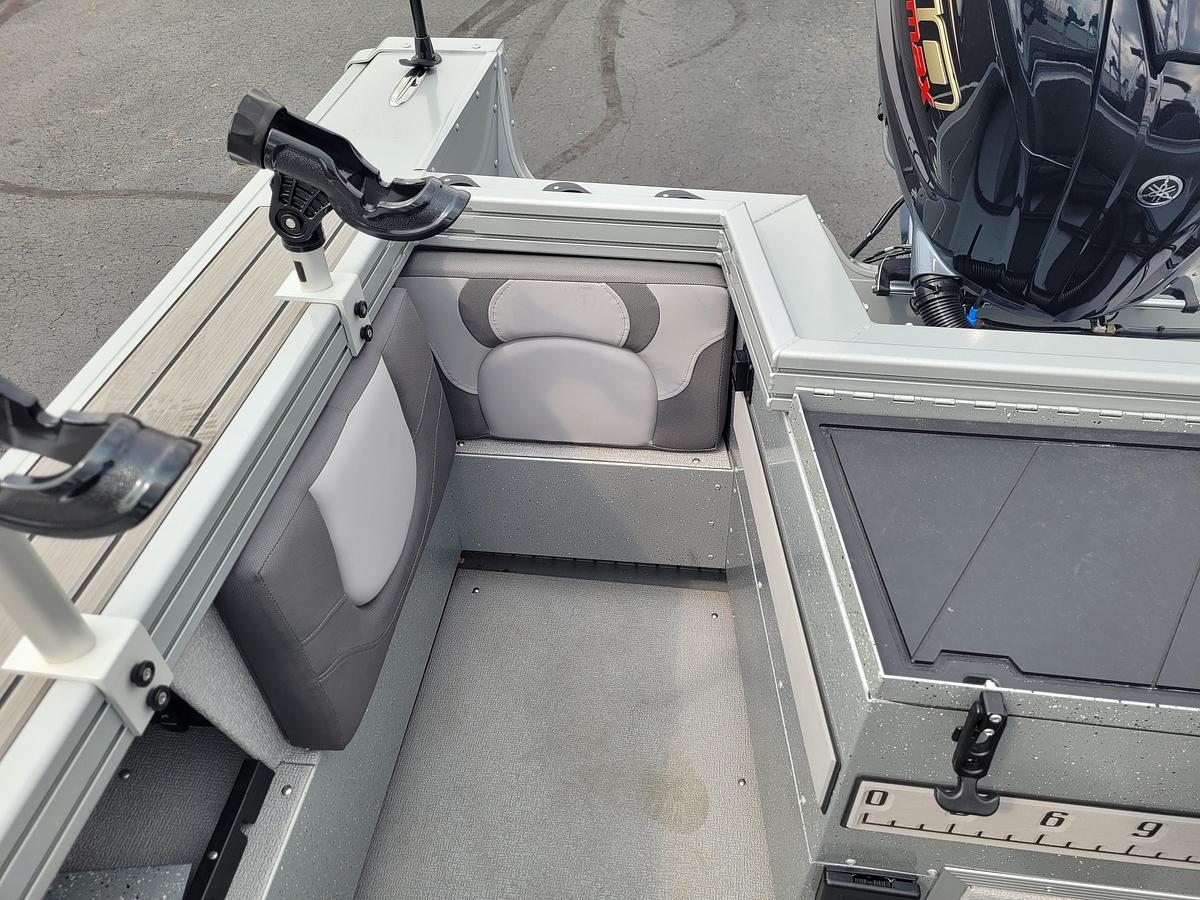 2025 Smoker Craft 210 Adventurer GLS PRO Troller