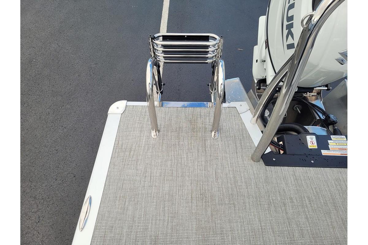 2026 Tahoe Pontoons 2385 LTZ Cruise Rear Bench 25" SP