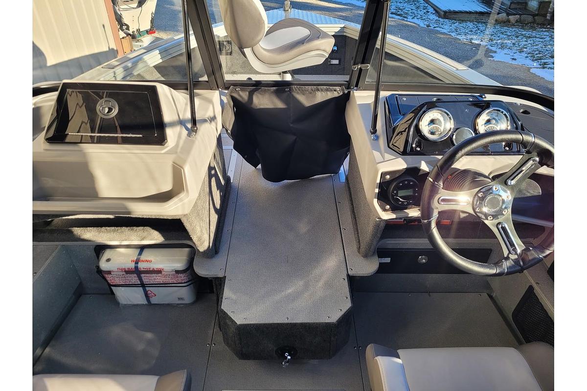 2025 Smoker Craft 210 Adventurer GLS PRO Troller