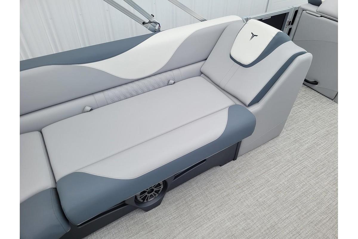 2025 Tahoe Pontoons 2385 LTZ Cruise Rear Bench 25" SP
