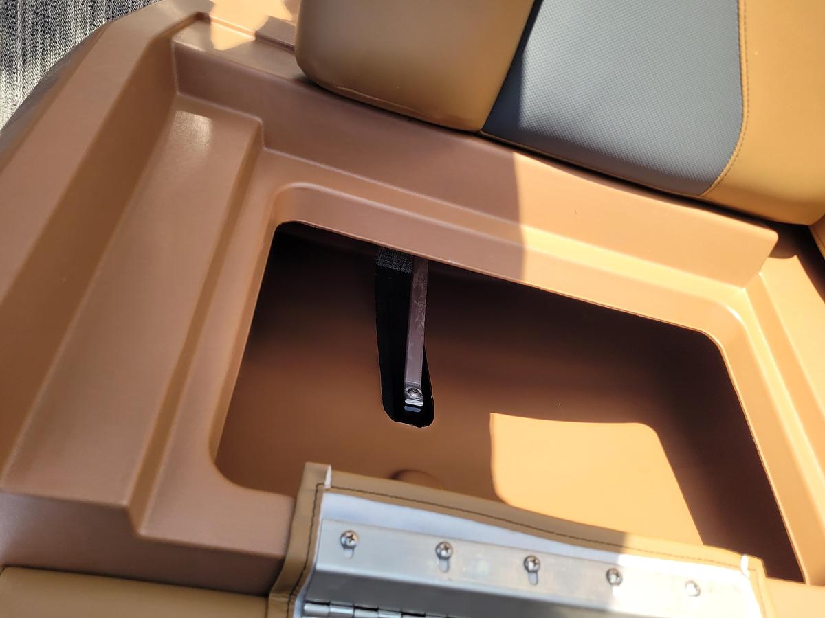 2027 Tahoe Pontoons 2385 Sport 85 Rear Fish SP25