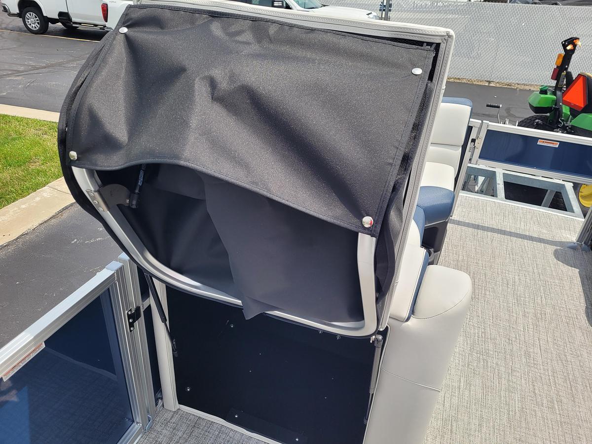 2026 Tahoe Pontoons 2185 LTZ Rear Fish