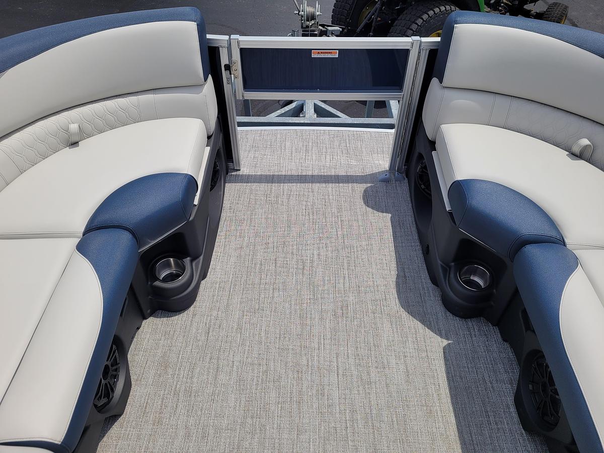 2026 Tahoe Pontoons 2185 LTZ Rear Fish
