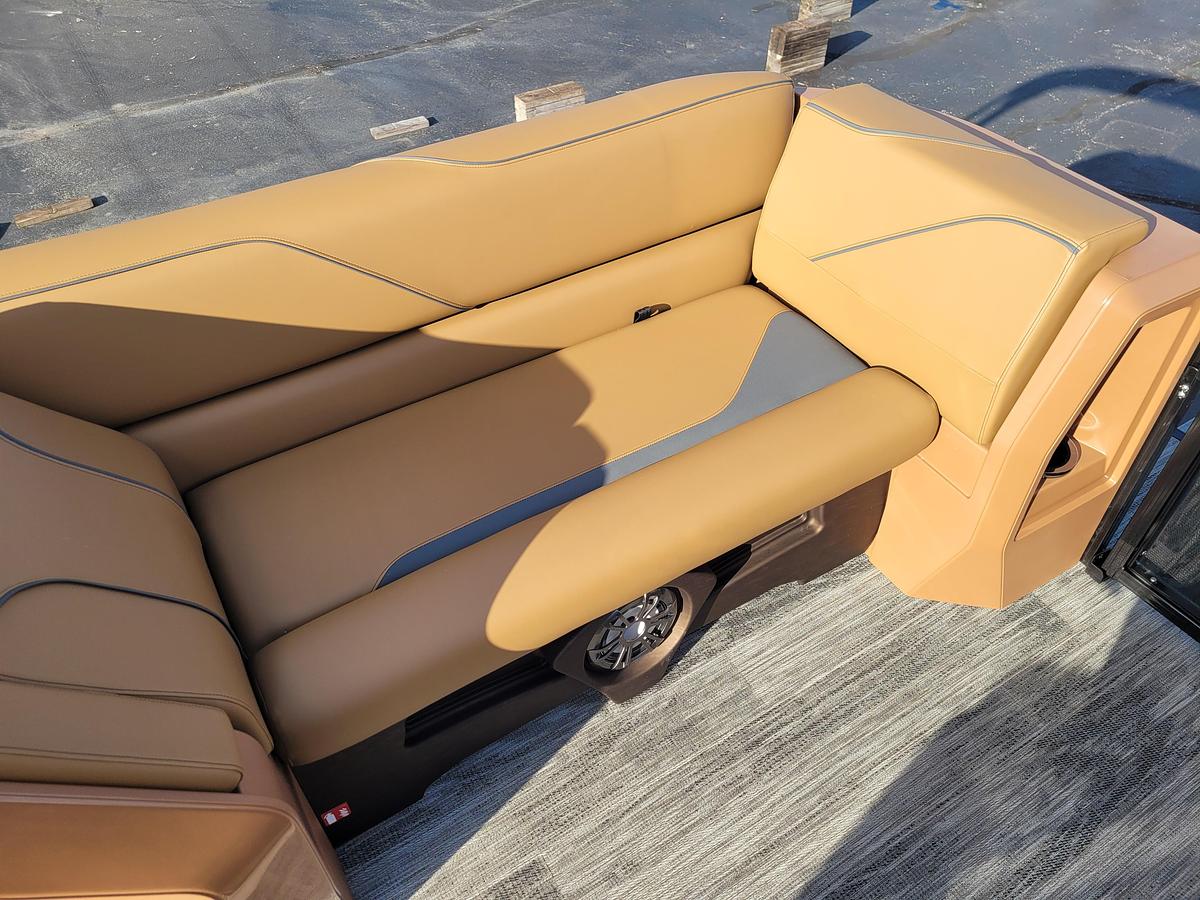 2027 Tahoe Pontoons 2385 Sport 85 Rear Fish SP25