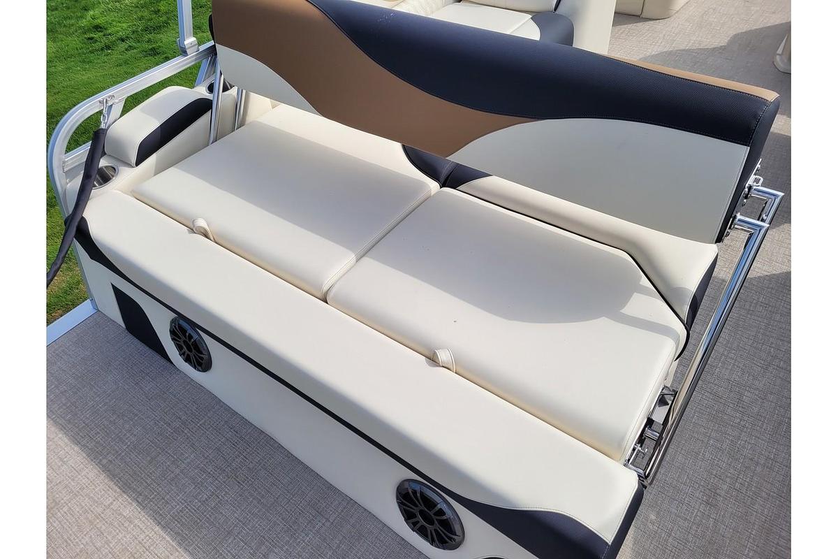 2026 Tahoe Pontoons 2185 LTZ Cruise Rear Bench
