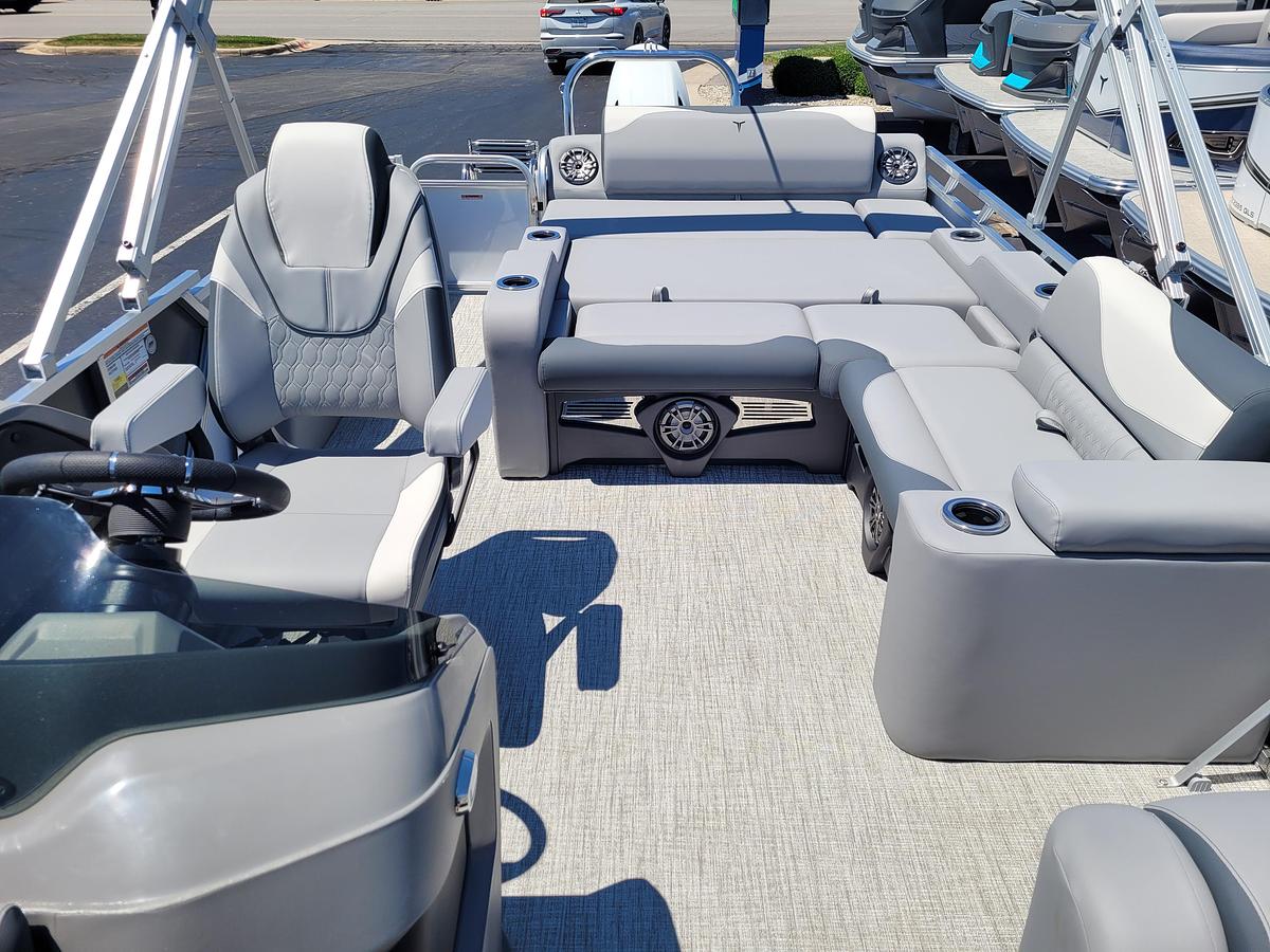 2026 Tahoe Pontoons 2385 LTZ Verstaile Rear Lounger