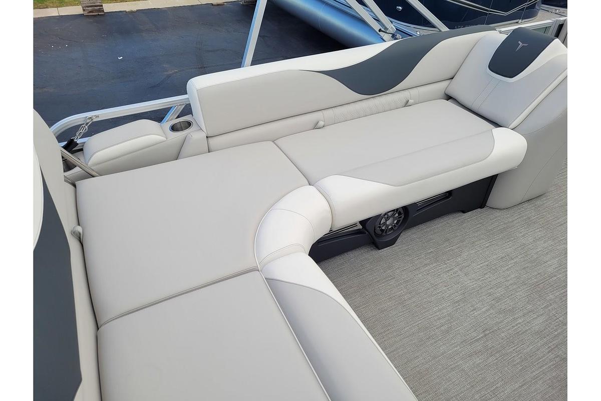 2026 Tahoe Pontoons 2385 LTZ Cruise Rear Bench 25" SP