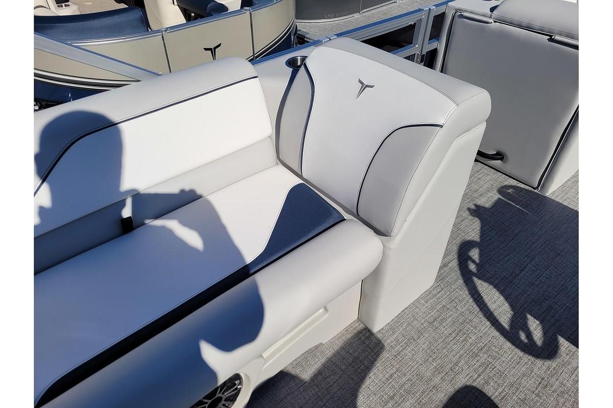 2026 Tahoe Pontoons 2180 Sport Cruise Rear Bench