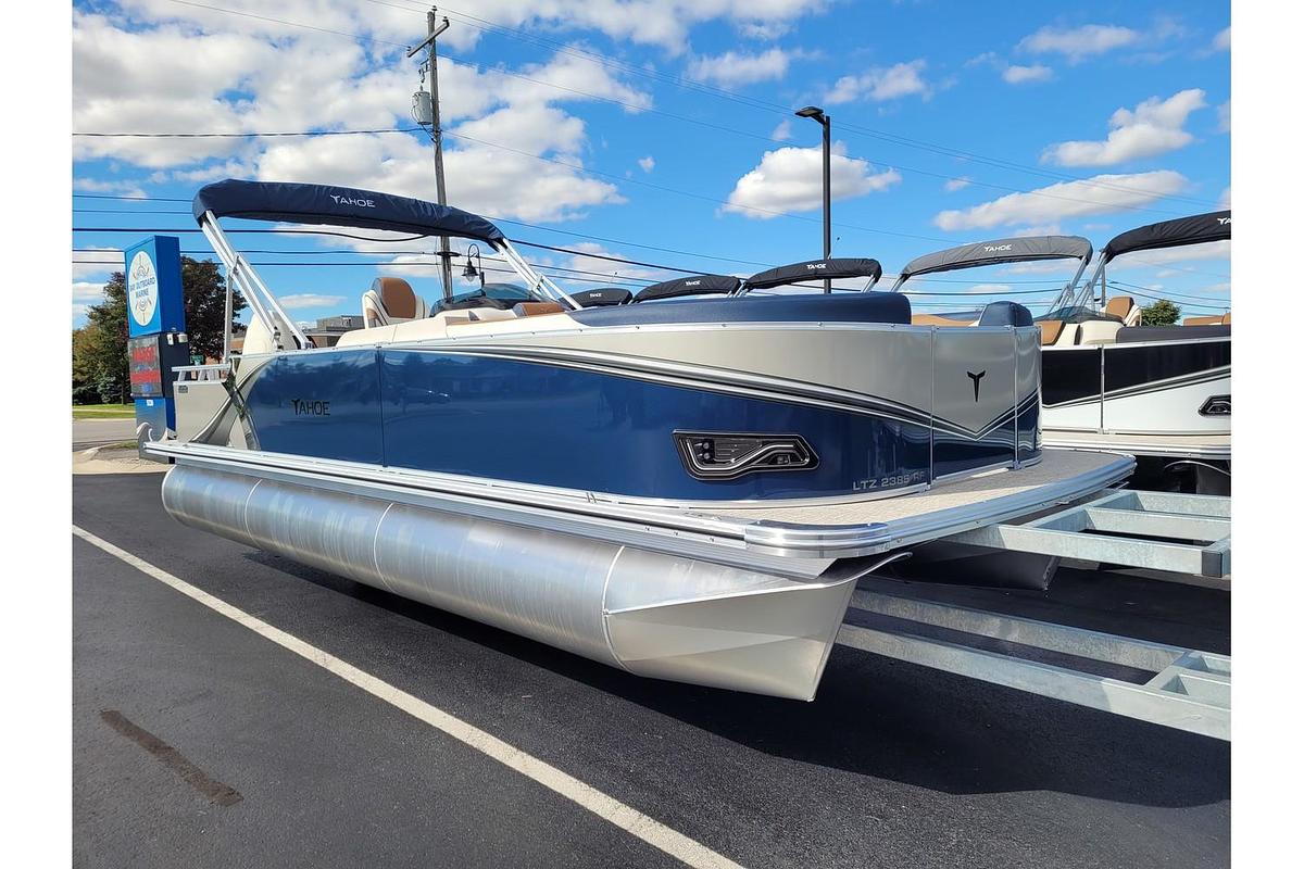 2026 Tahoe Pontoons 2385 LTZ Rear Fish