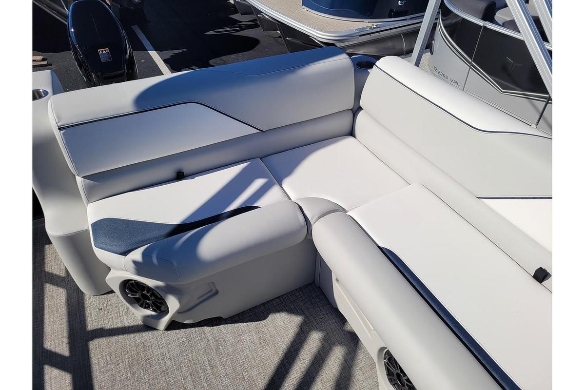 2026 Tahoe Pontoons 2180 Sport Cruise Rear Bench