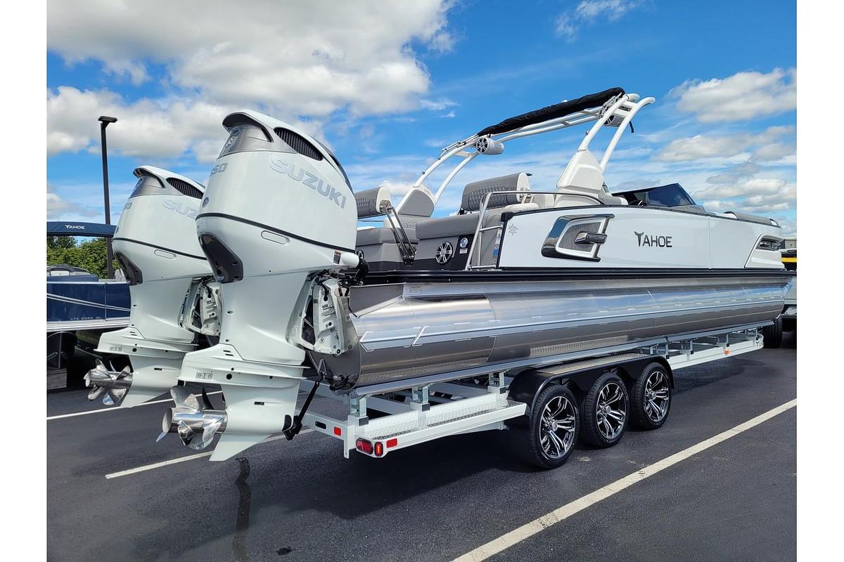 Used 2026 Tahoe Pontoons 2785 Grand Tahoe LTD Twin Quad Lounger Shift Windshield 27" WG