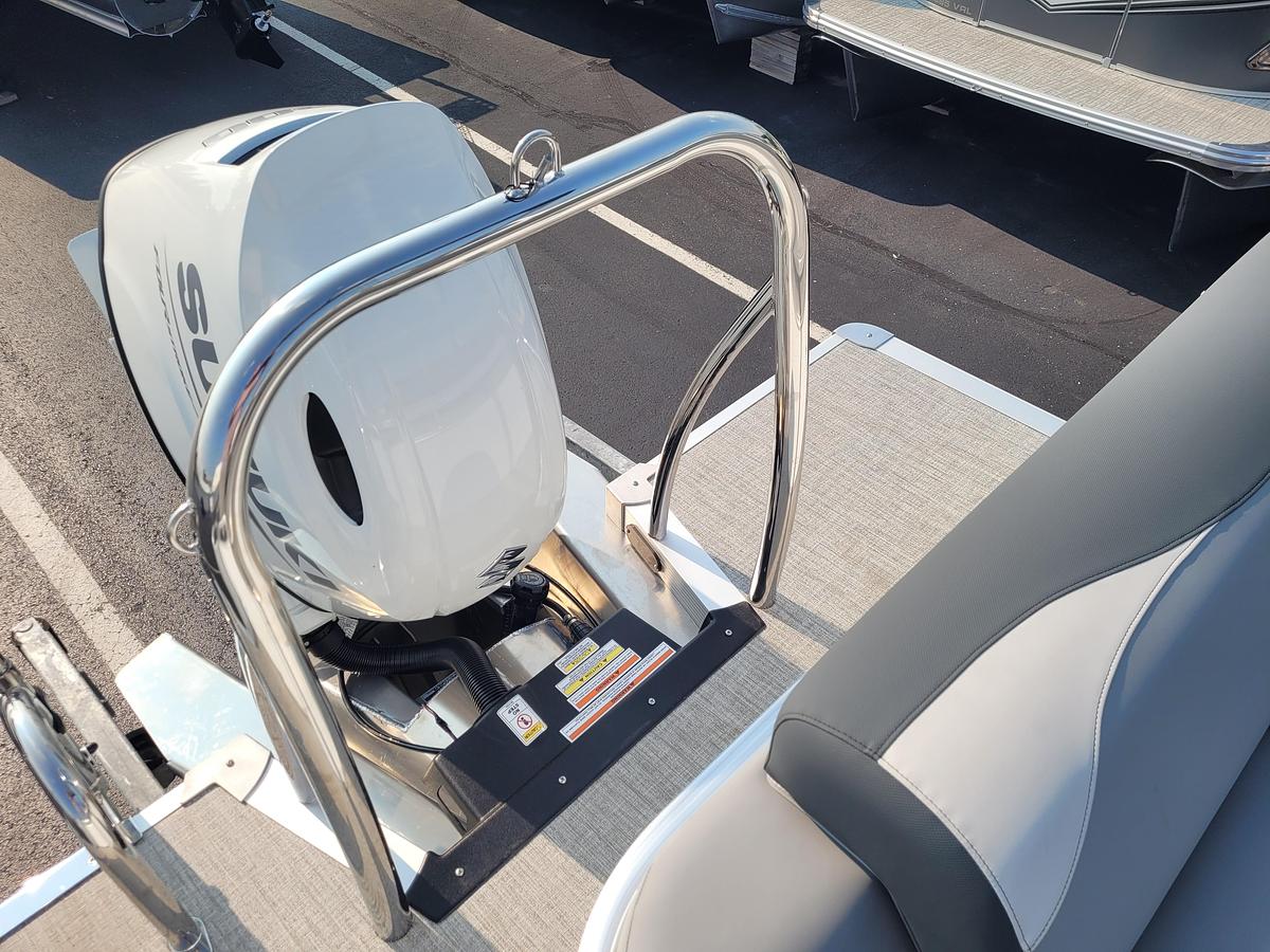 2026 Tahoe Pontoons 2385 LTZ Versatile Rear Lounger SP25