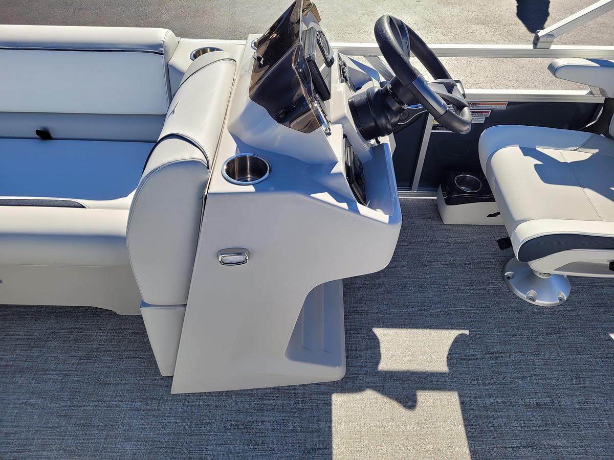 2026 Tahoe Pontoons 2180 Sport Cruise Rear Bench