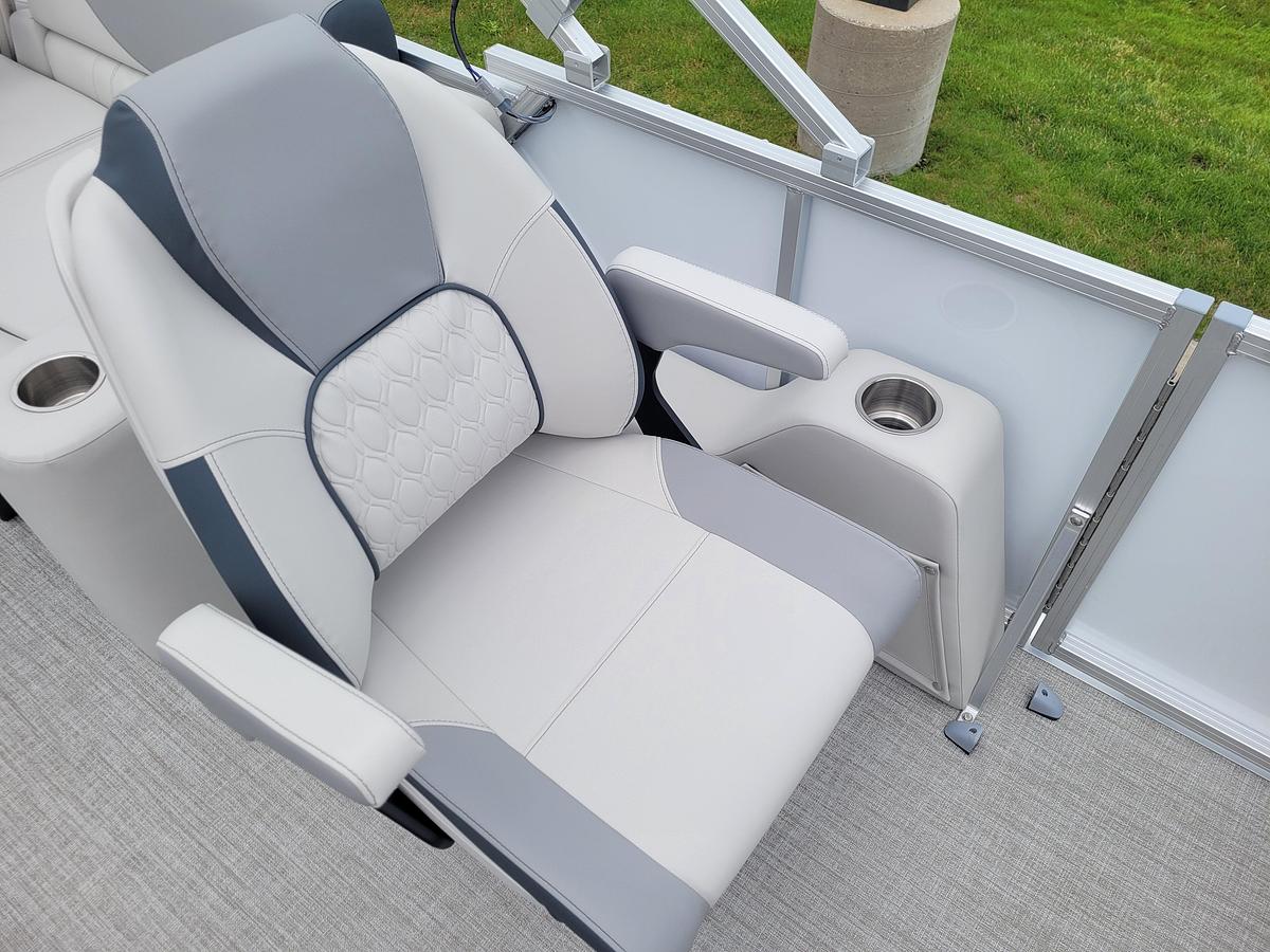 2026 Tahoe Pontoons 2185 LTZ Quad Lounger Shift