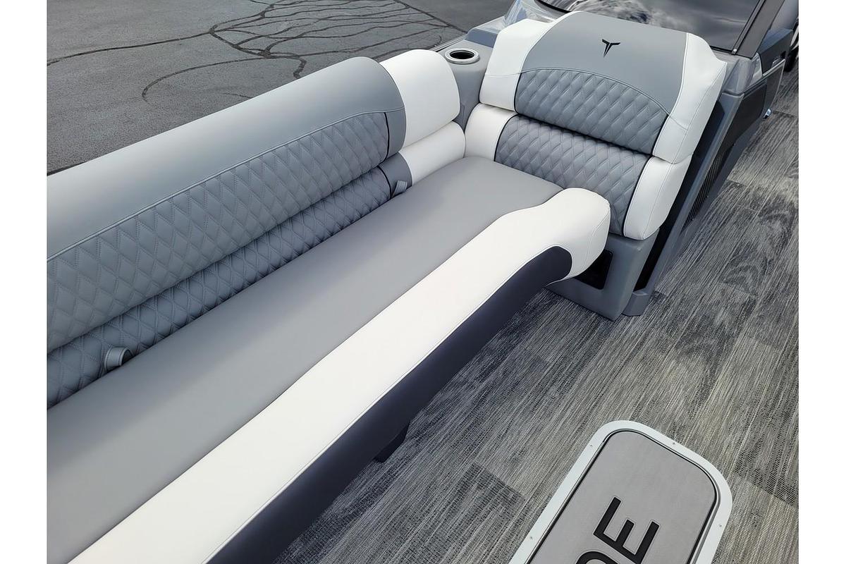 Used 2026 Tahoe Pontoons 2785 Grand Tahoe LTD Twin Quad Lounger Shift Windshield 27" WG