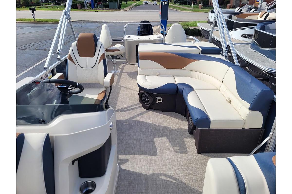 2026 Tahoe Pontoons 2385 LTZ Rear Fish