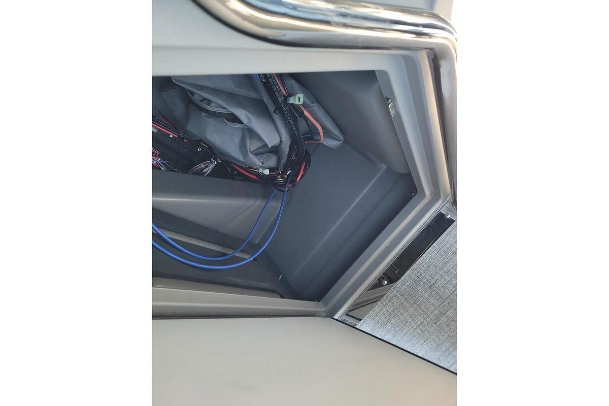 2026 Tahoe Pontoons 2585 GEOfish Center Console CRF 25" SP