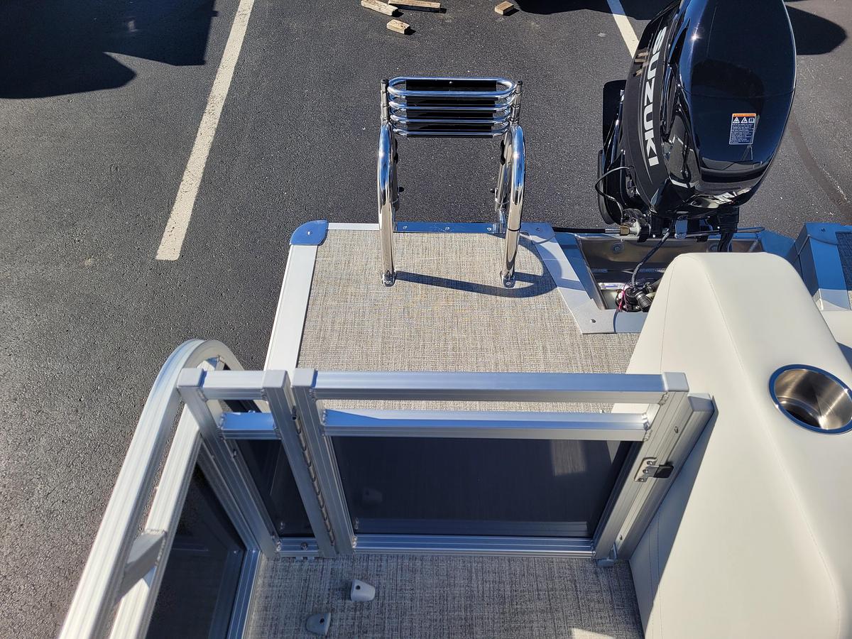2026 Tahoe Pontoons 2180 Sport Cruise Rear Bench