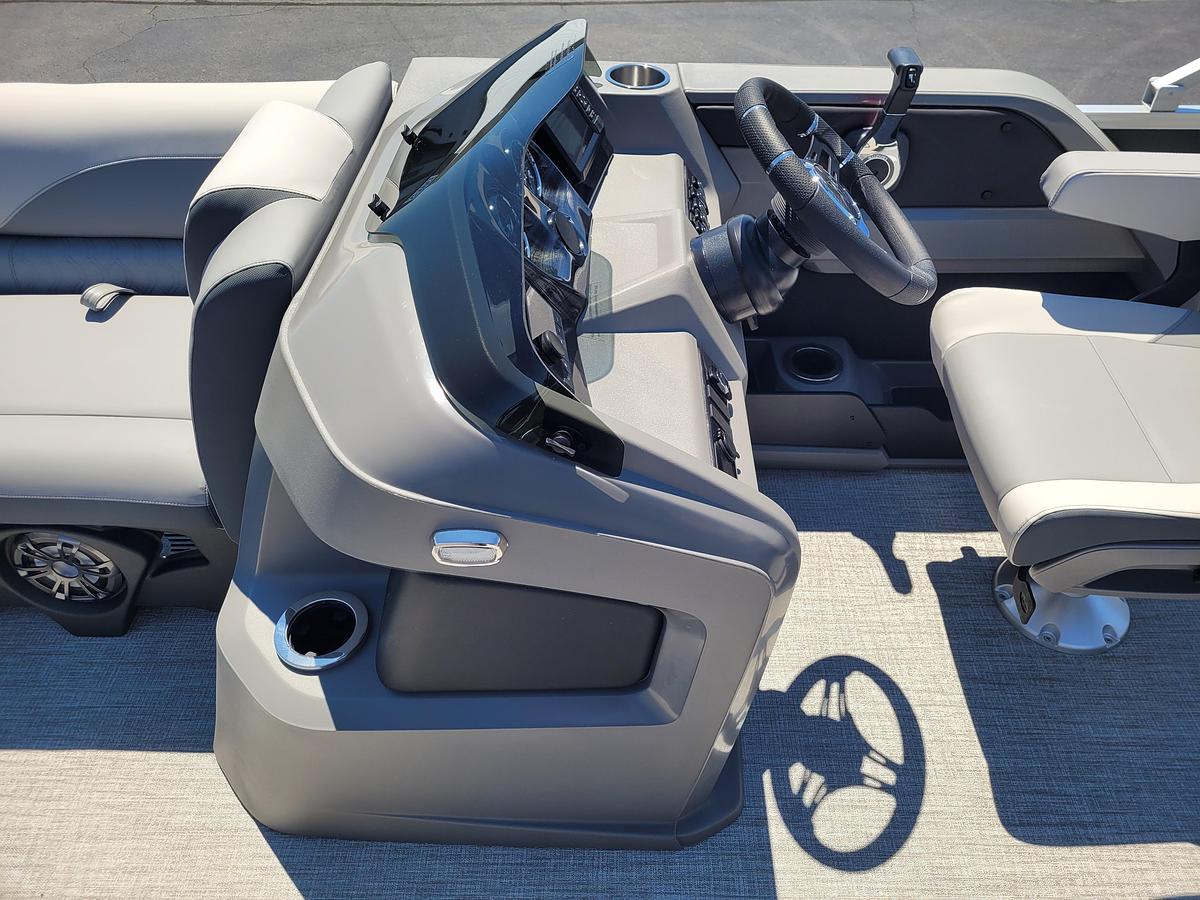 2026 Tahoe Pontoons 2385 LTZ Verstaile Rear Lounger