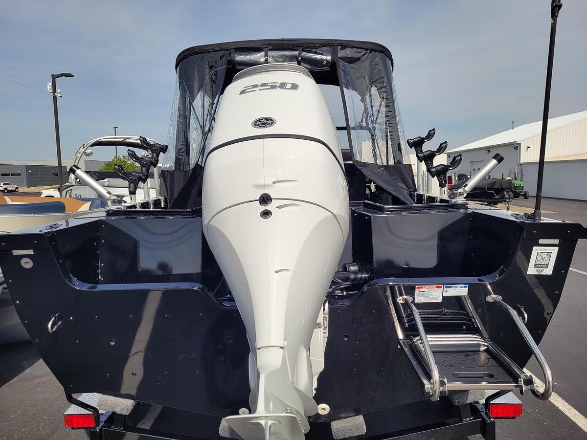 2026 Smoker Craft 210 Adventurer GLS PRO Troller