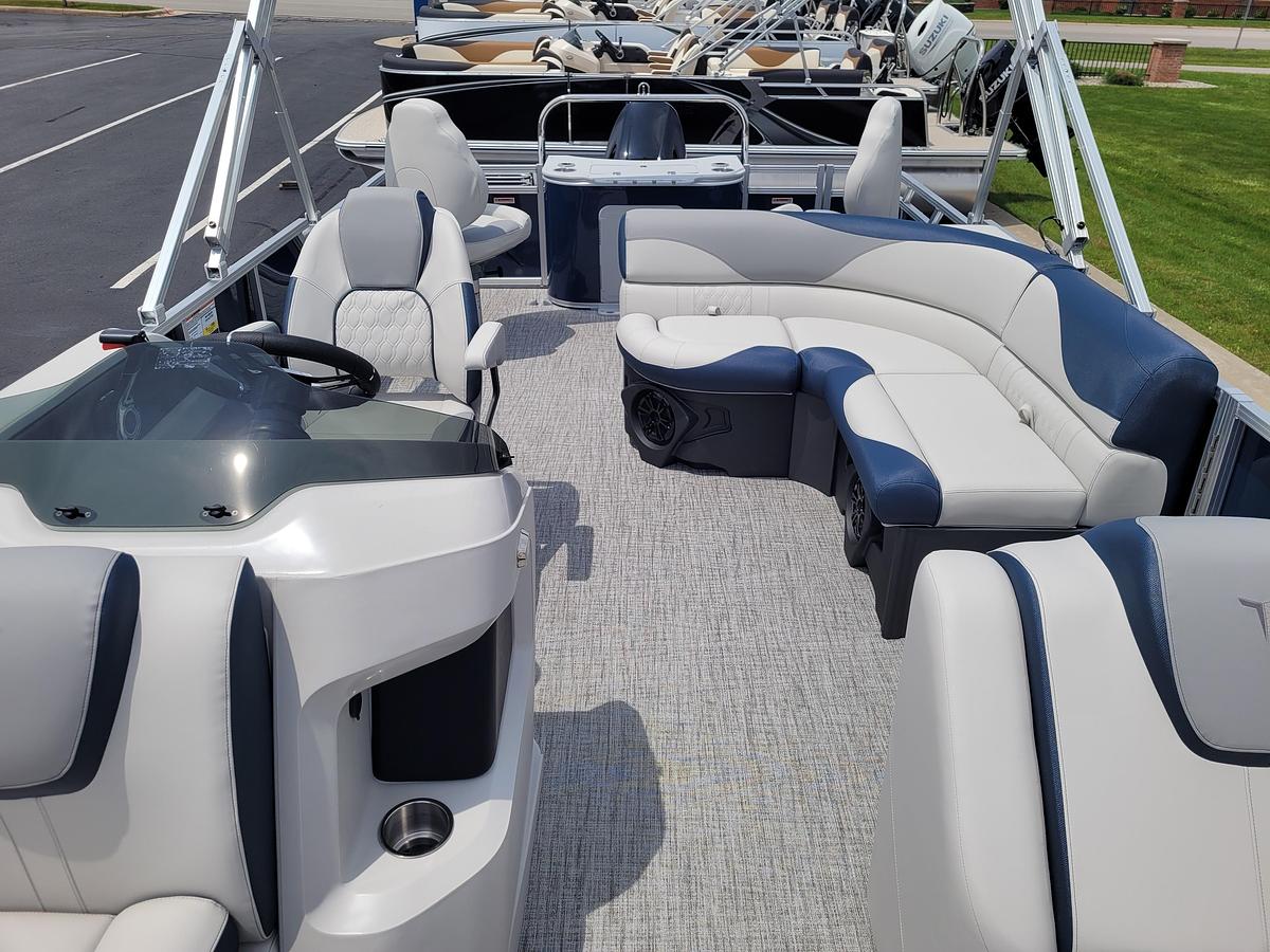 2026 Tahoe Pontoons 2185 LTZ Rear Fish