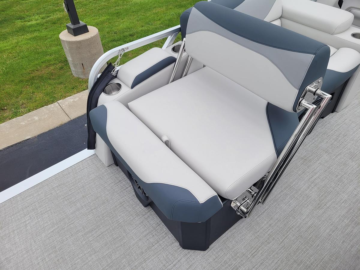 2026 Tahoe Pontoons 2185 LTZ Quad Lounger Shift