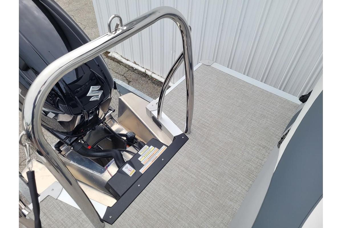 2025 Tahoe Pontoons 2385 LTZ Cruise Rear Bench 25" SP