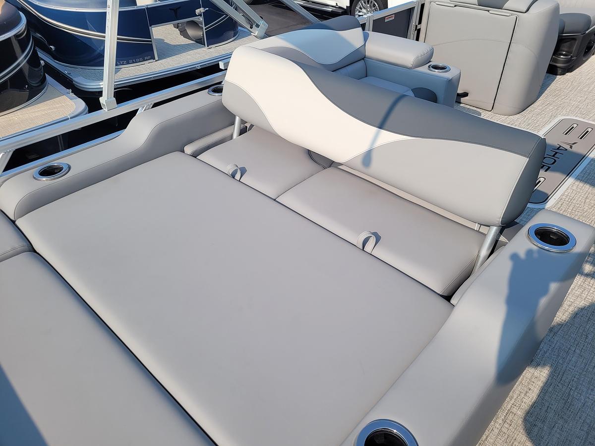 2026 Tahoe Pontoons 2385 LTZ Versatile Rear Lounger SP25