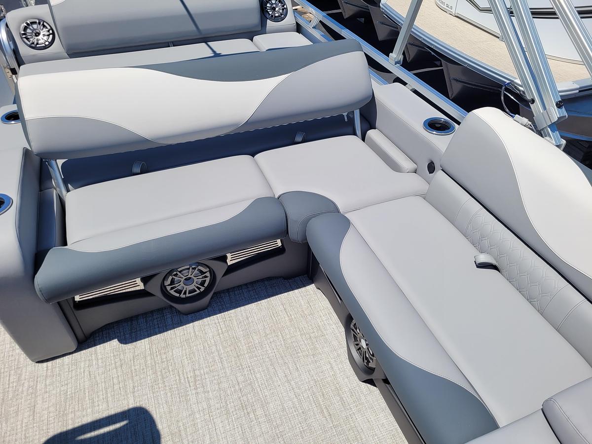 2026 Tahoe Pontoons 2385 LTZ Verstaile Rear Lounger