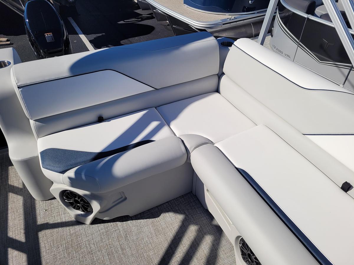 2026 Tahoe Pontoons 2180 Sport Cruise Rear Bench