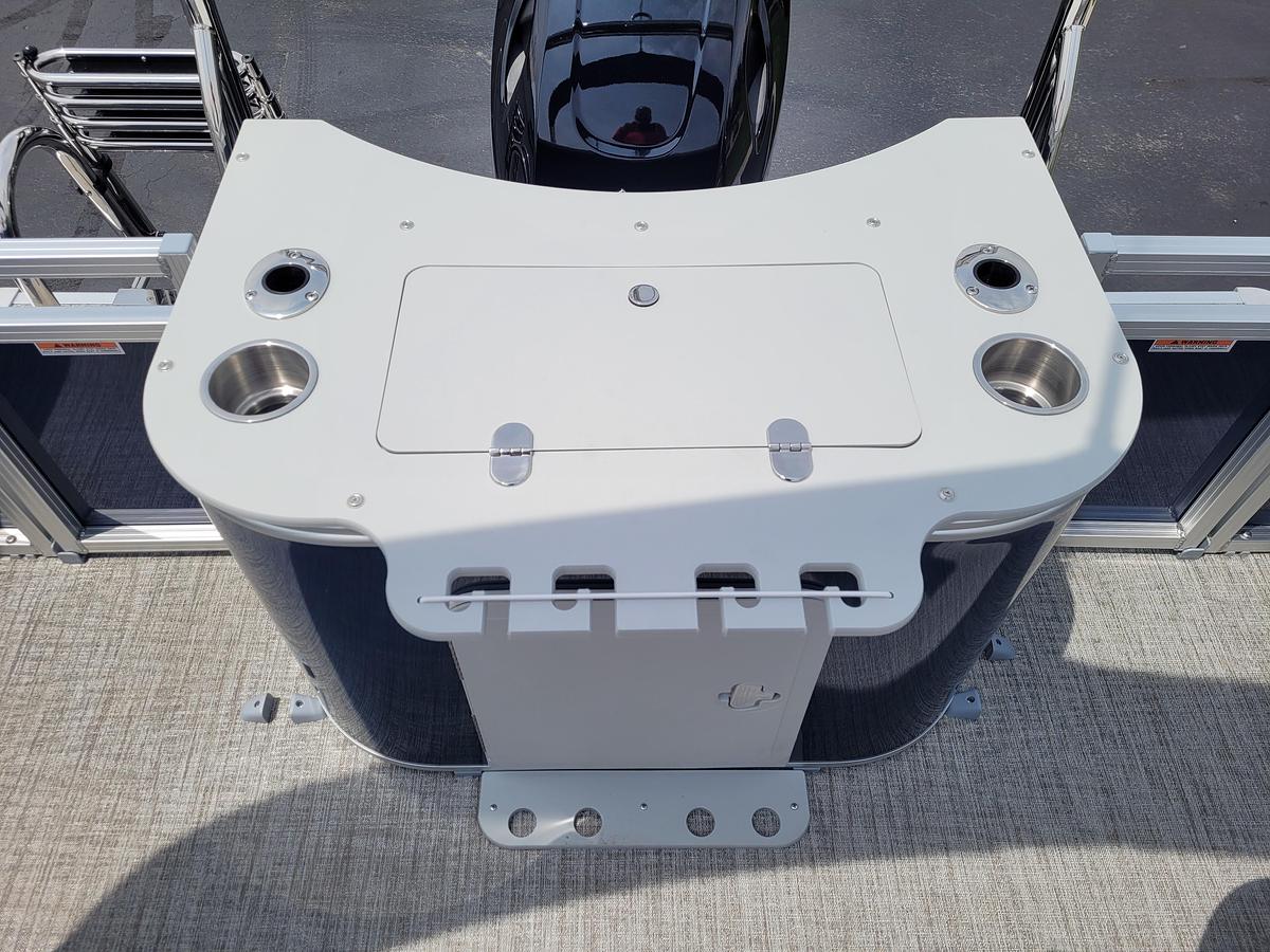 2026 Tahoe Pontoons 2185 LTZ Rear Fish