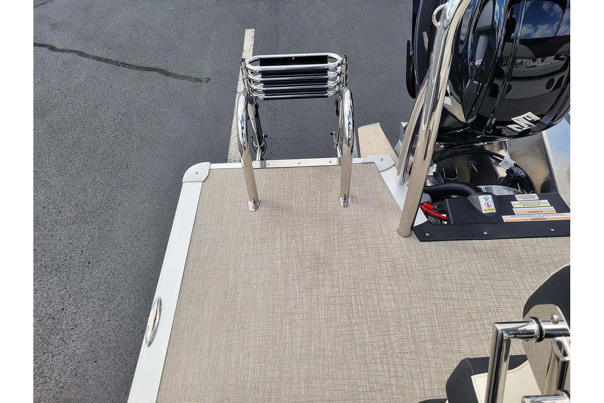 2026 Tahoe Pontoons 2385 LTZ Cruise Rear Bench 25" SP