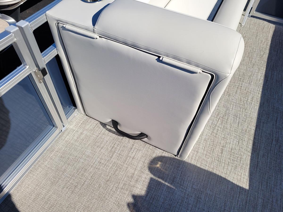 2026 Tahoe Pontoons 2180 Sport Cruise Rear Bench