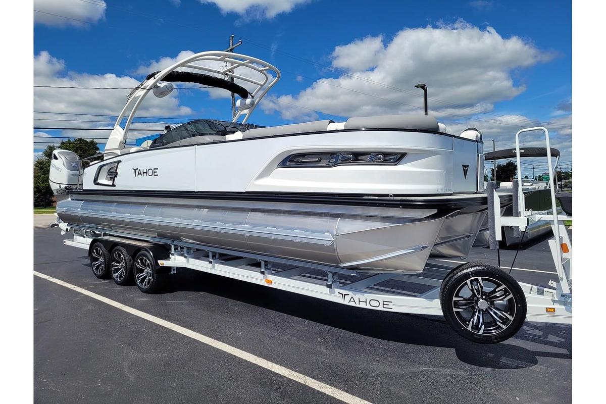 Used 2026 Tahoe Pontoons 2785 Grand Tahoe LTD Twin Quad Lounger Shift Windshield 27" WG